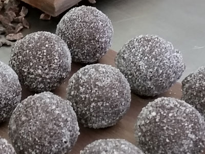 Bittersweet Chocolate Champagne Truffles